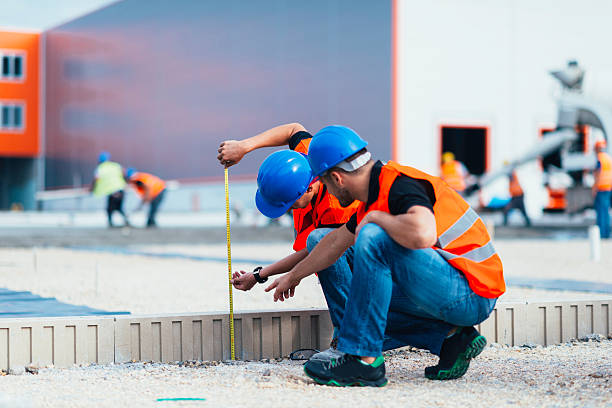 Best Concrete Sidewalk Installation  in Taft Mosswood, CA